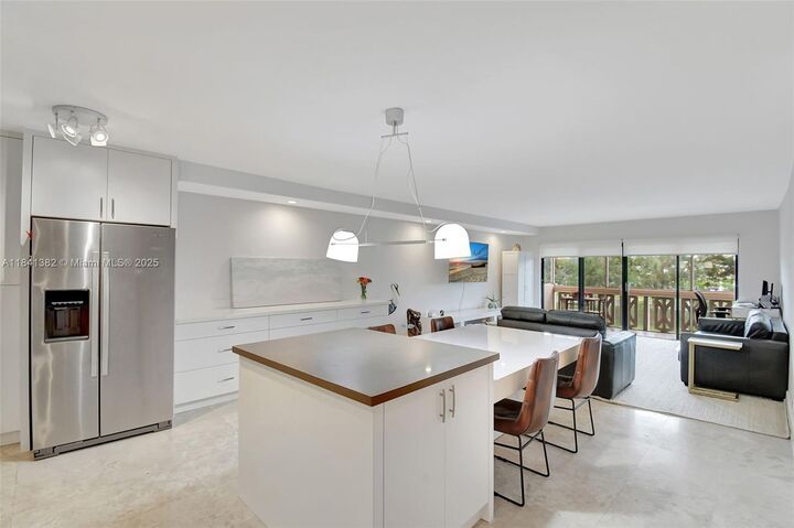 800 NE 195th St 212  Miami FL 33179 photo