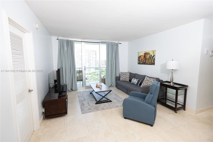 Property Photo:  3901 S Ocean Dr 11P  FL 33019 