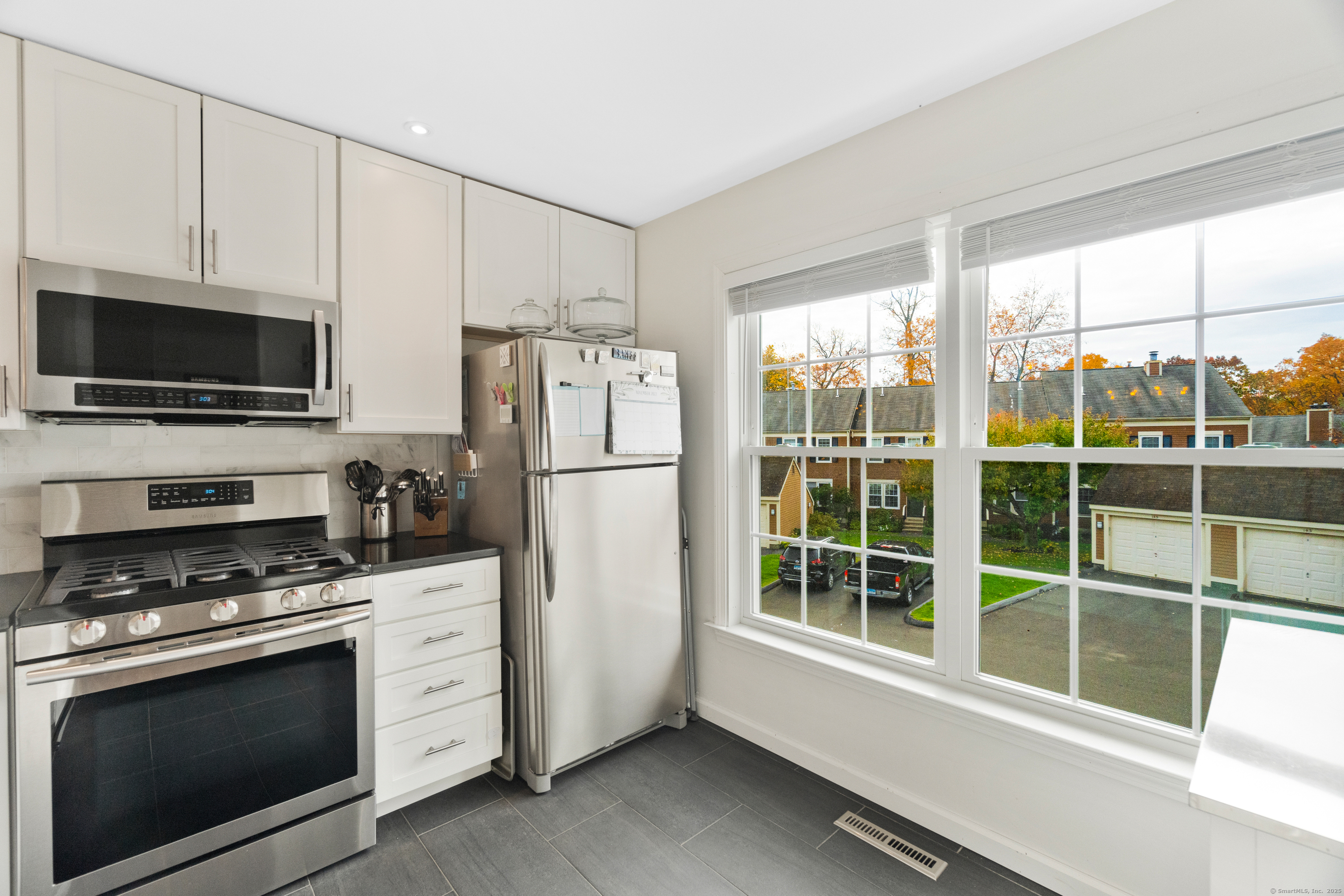 Property Photo:  136 Foxbridge Village Road 136  CT 06405 