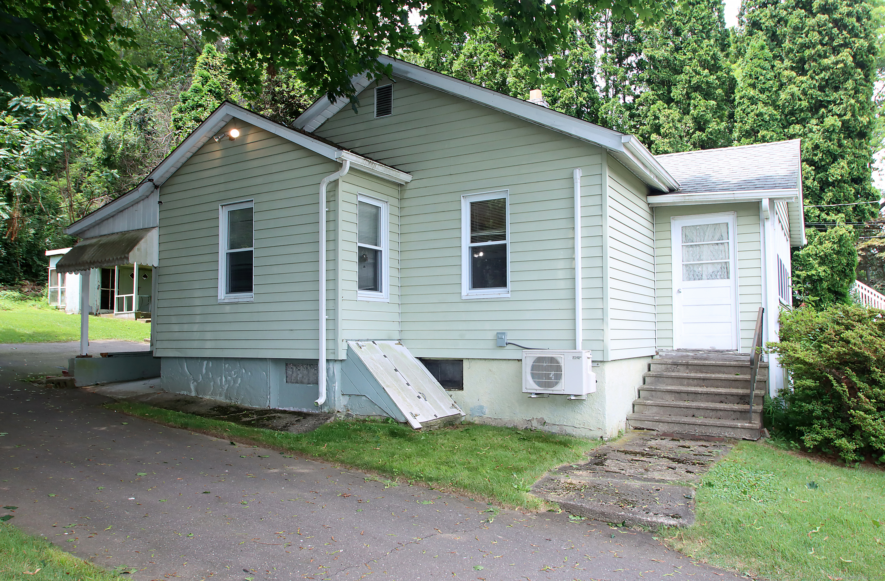 Property Photo: 131 River Road CT 06484