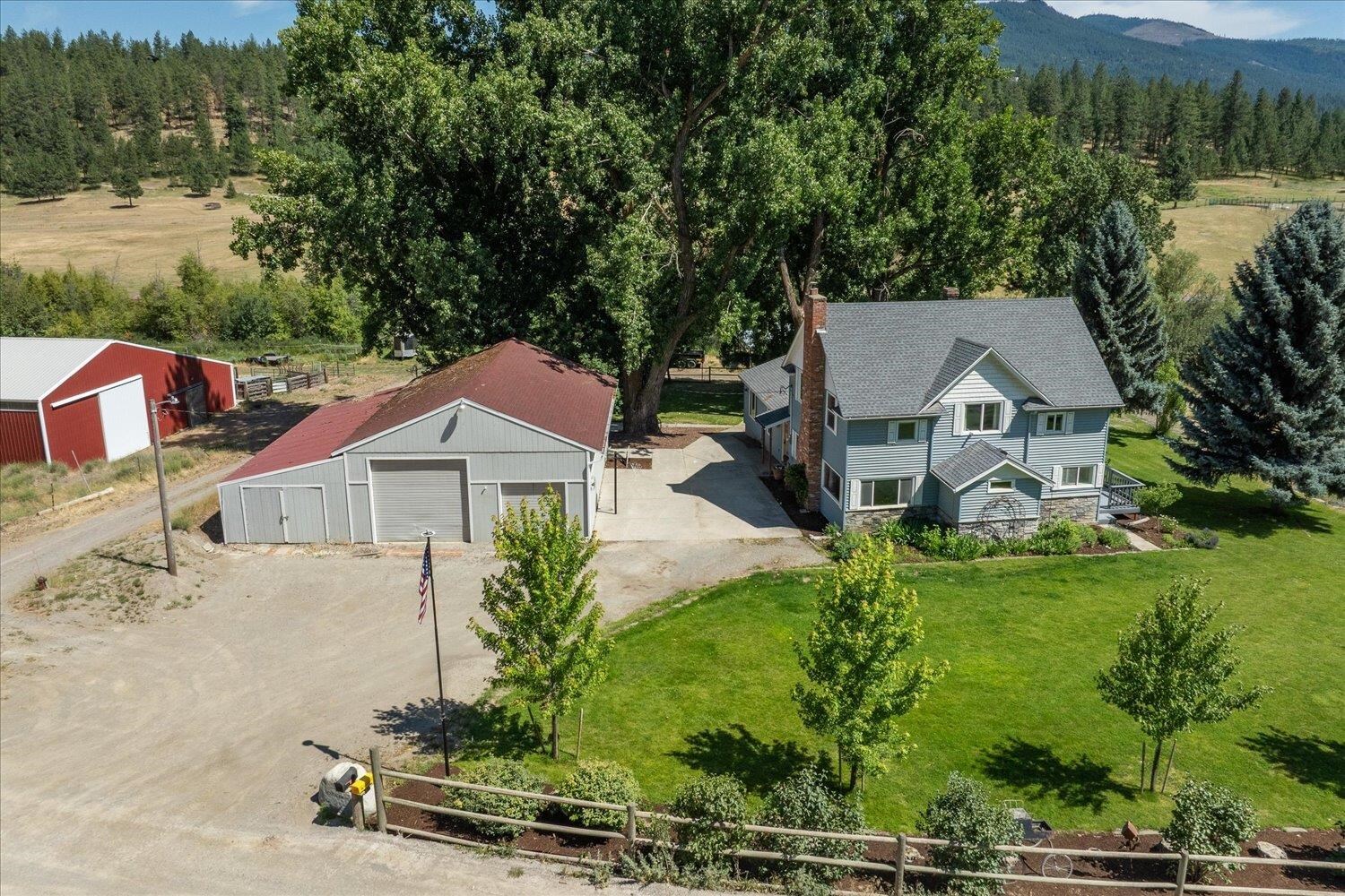Property Photo:  1424 N Idaho Rd  WA 99019 