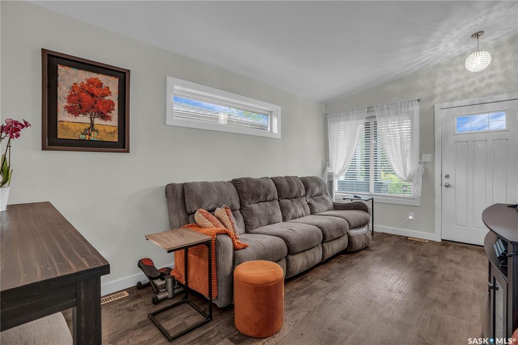 Photo de la propriété: 5413 Campling Avenue SK S4W 0L5