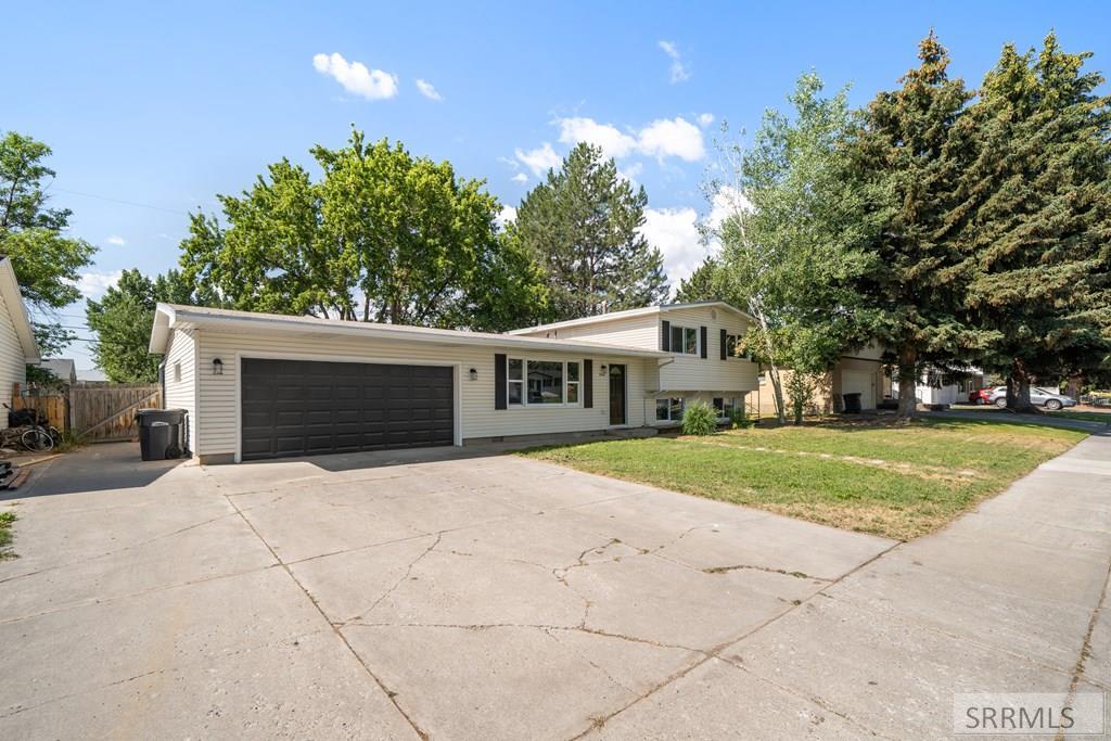 Property Photo:  2084 John Adams Parkway  ID 83401 