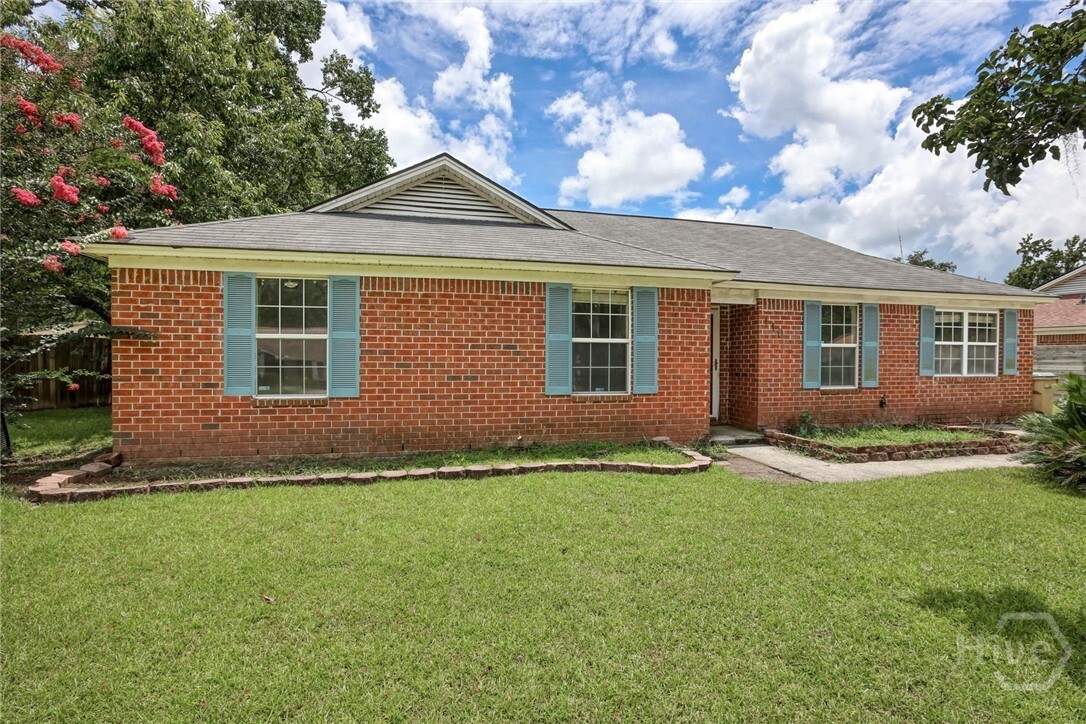 Property Photo: 110 Laurelwood Drive GA 31419