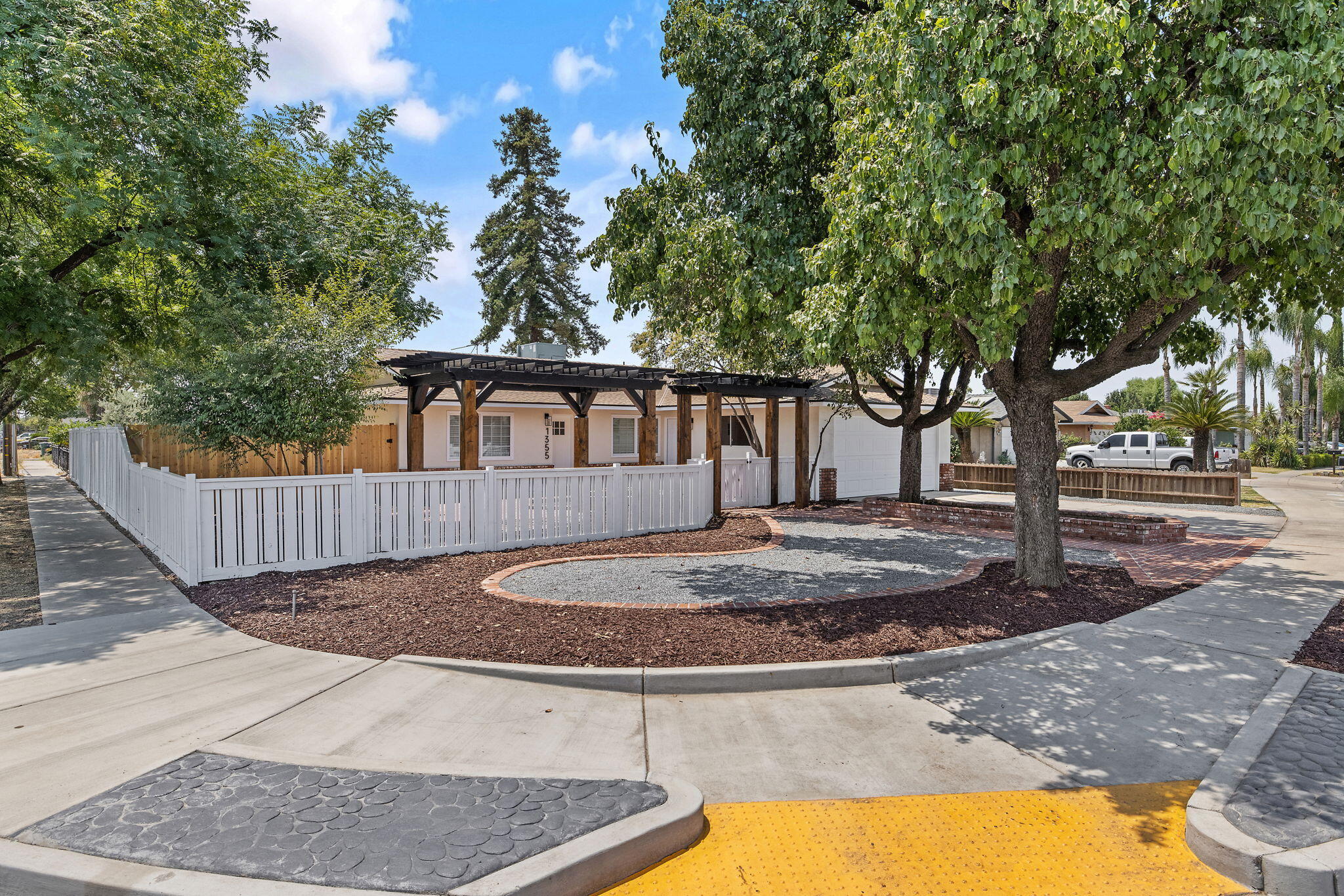 1355 E Birch Avenue  Tulare CA 93274 photo