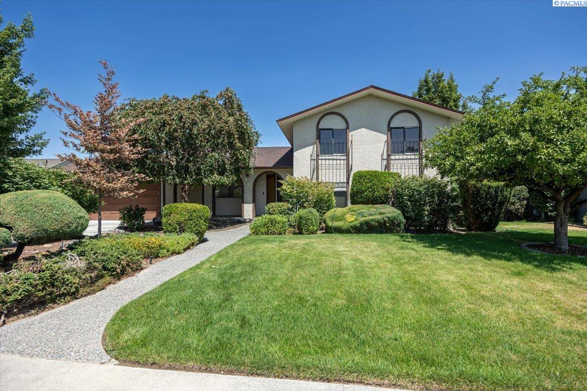 Property Photo: 1919 S Newport WA 99337