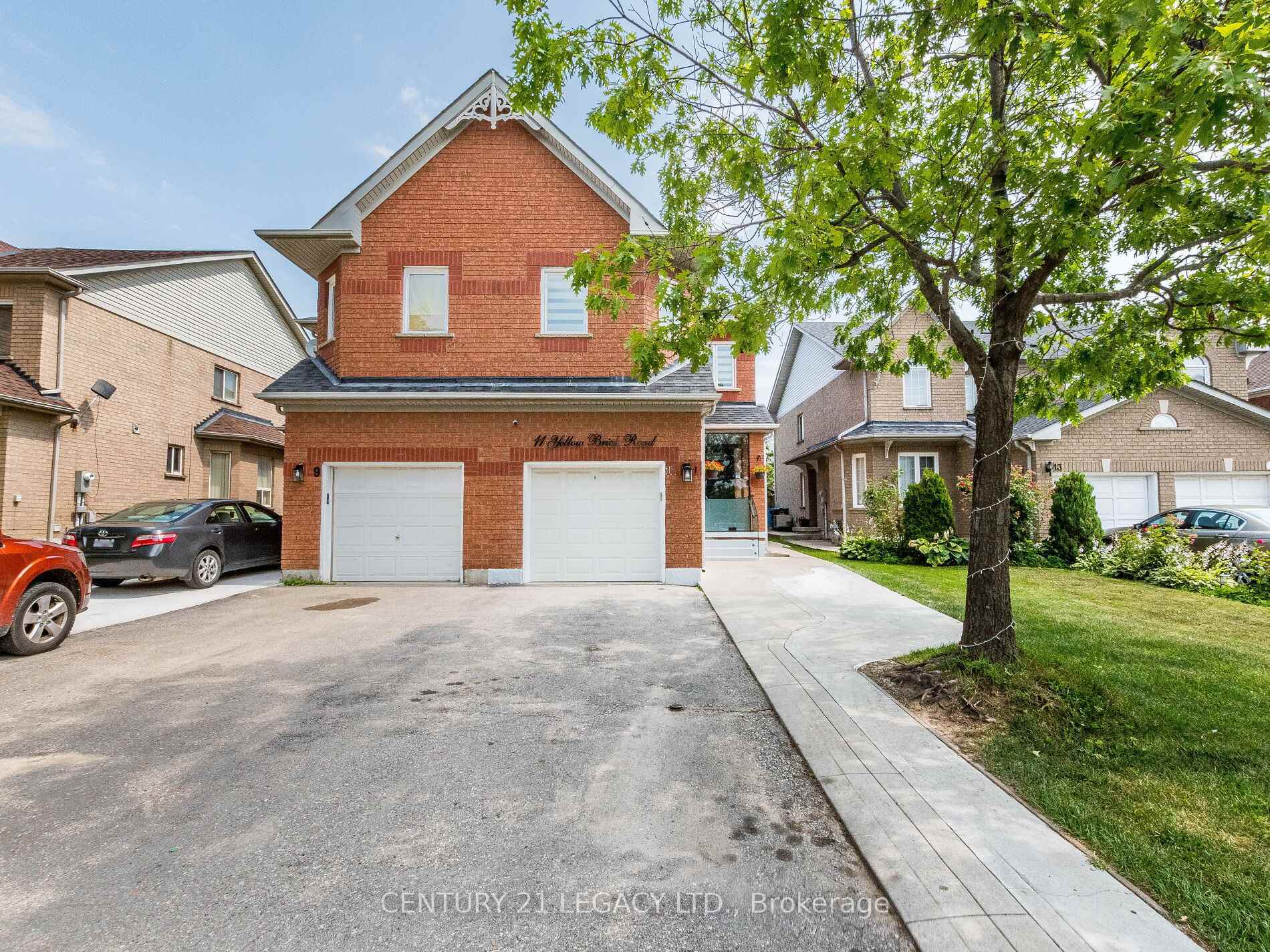11 Yellow Brick Road  Brampton ON L6V 4K8 photo