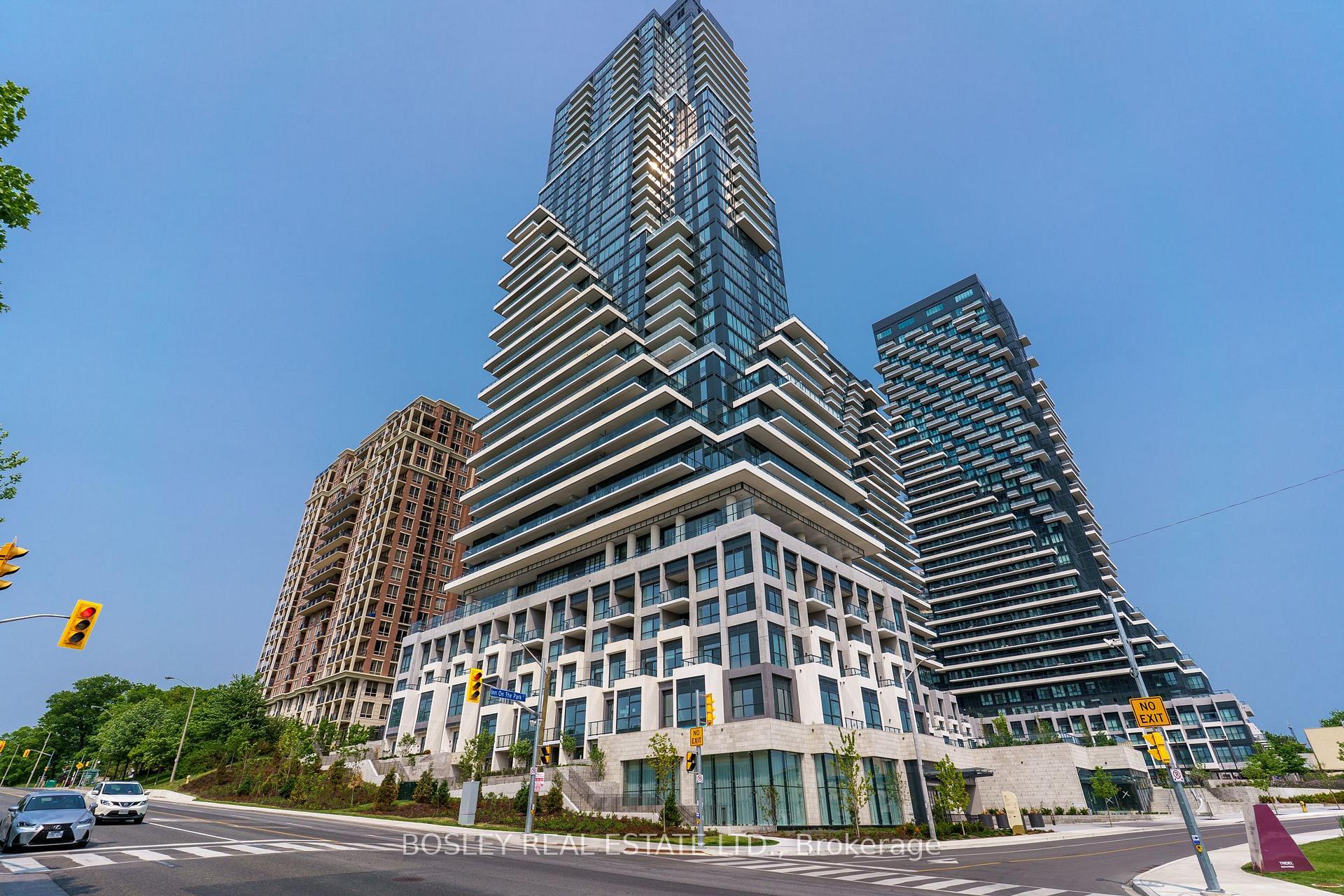 10 Inn On The Park Drive 2001  Toronto ON M3C 0P9 photo