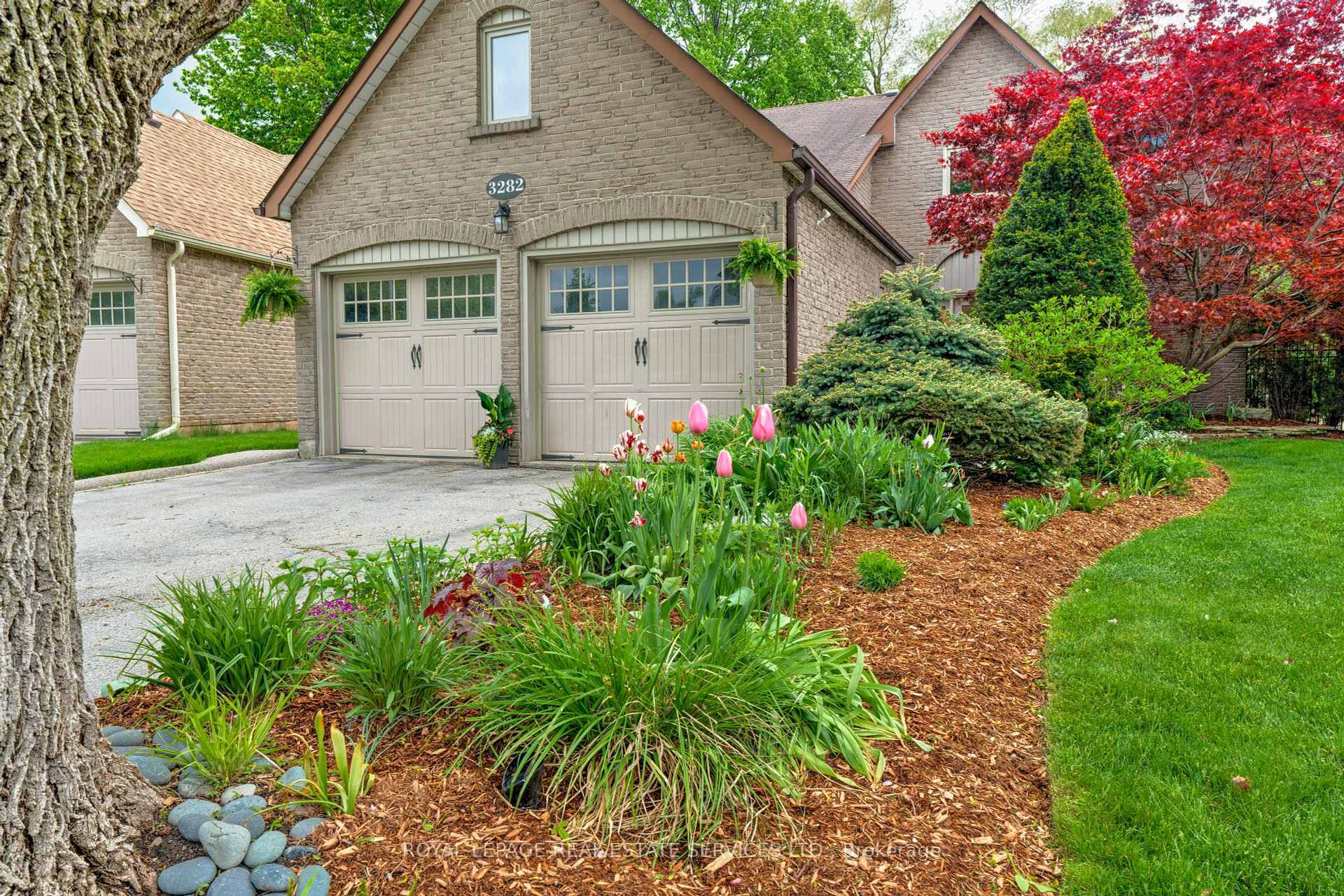Property Photo: 3282 Victoria Street ON L6L 5R3