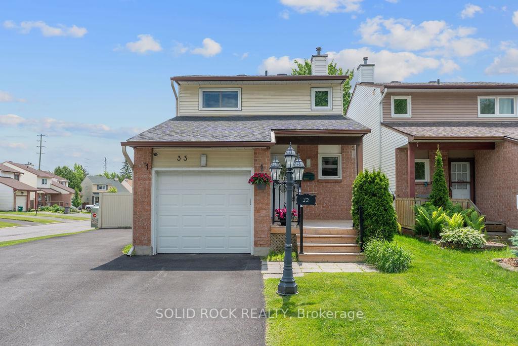 Photo de la propriété:  33 Benlark Road  ON K2J 2L5 