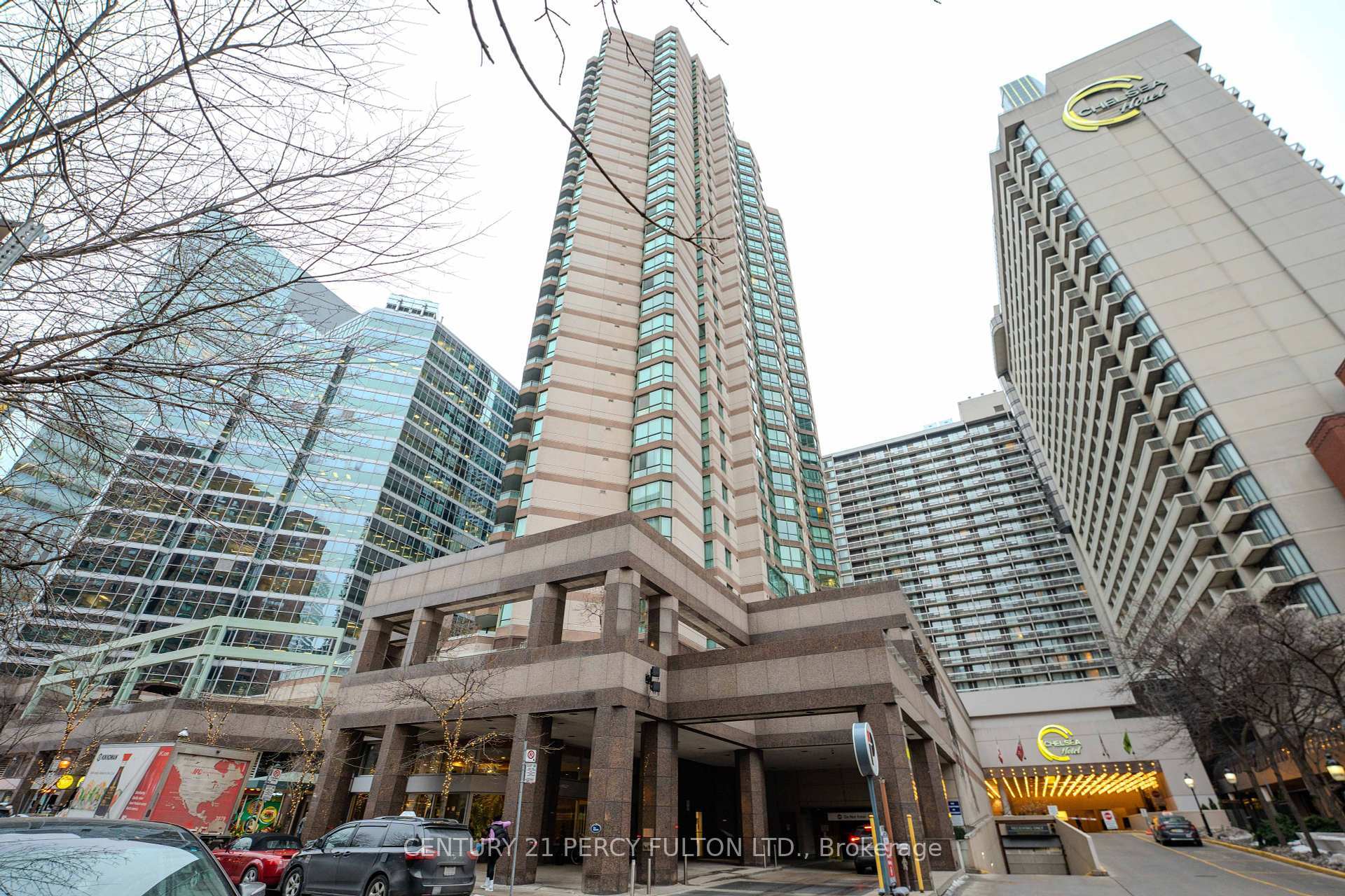 Property Photo:  38 Elm Street 2710  ON M5G 2K5 