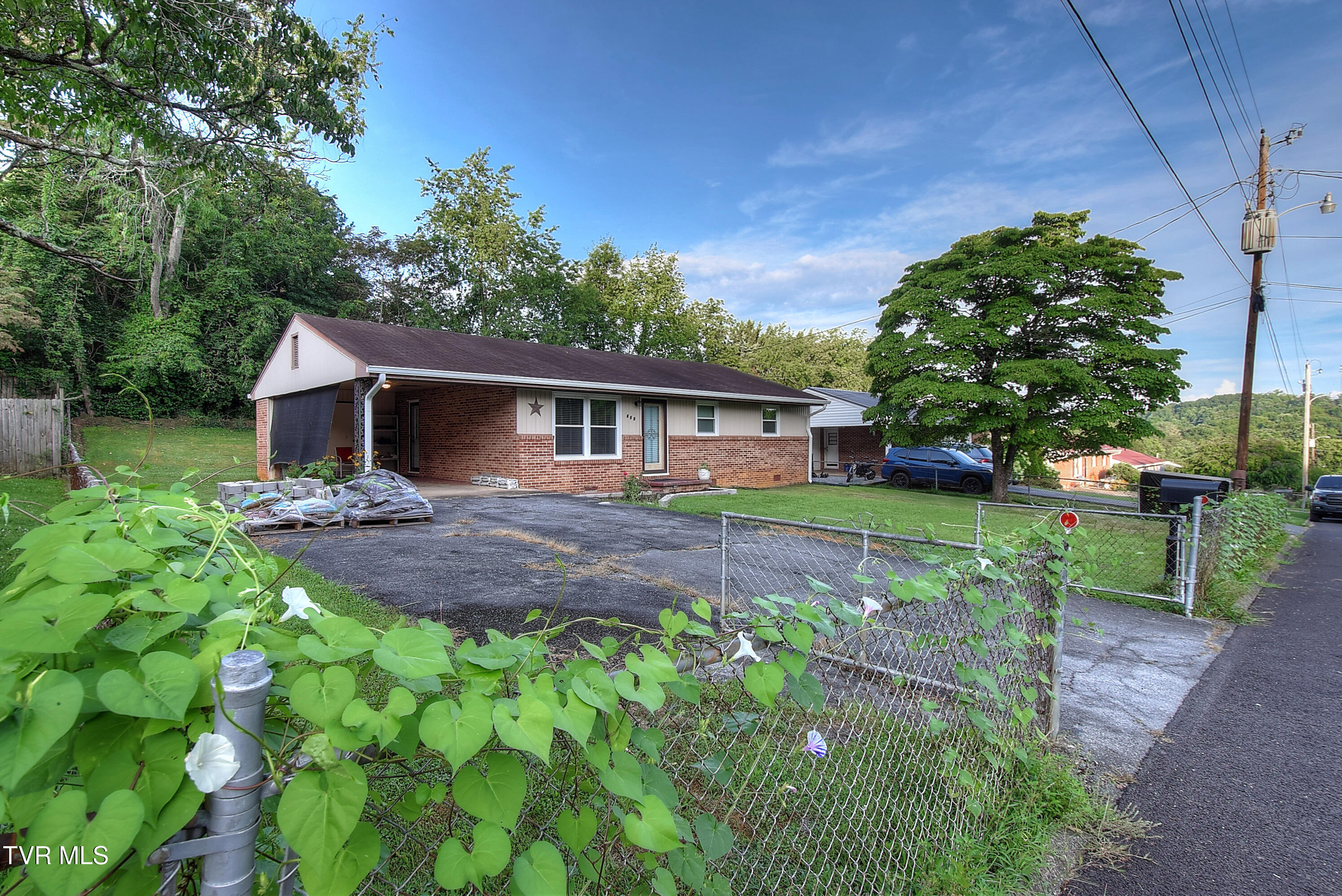 Property Photo: 610 Bingham Street TN 37643