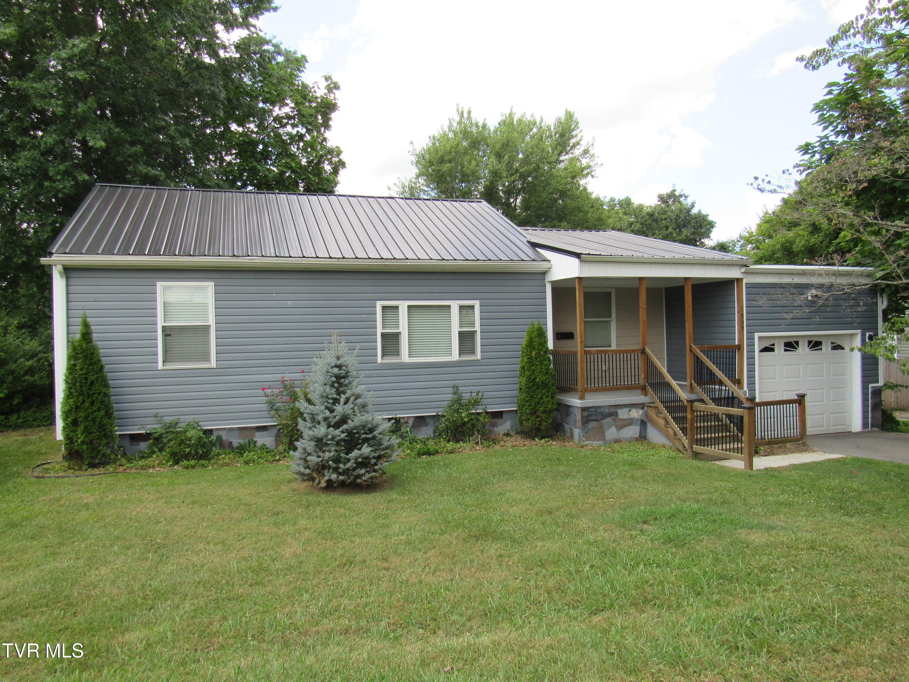 Property Photo:  1557 Greenfield Avenue  TN 37664 