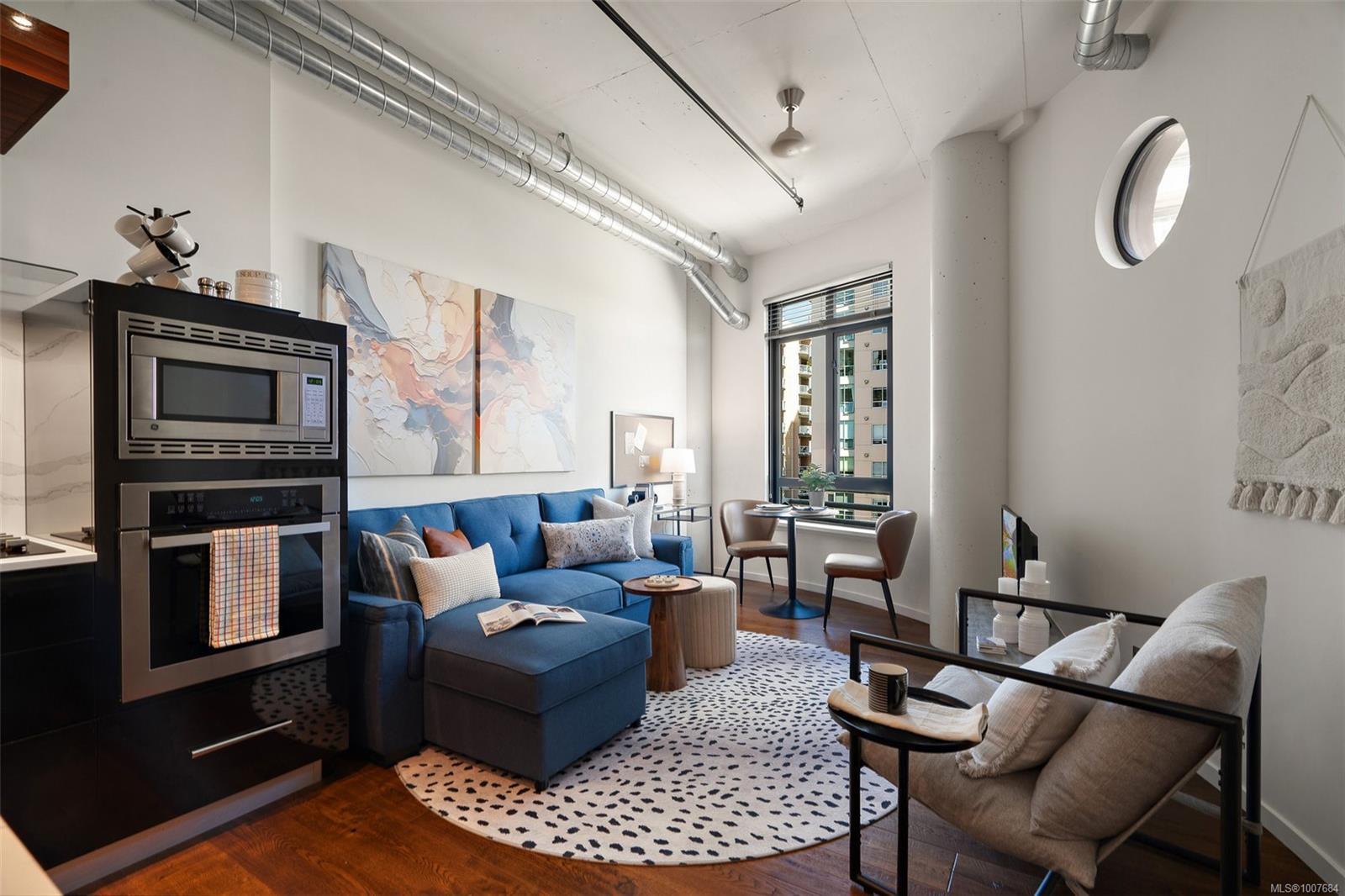 Property Photo: 1029 View St 511 BC V8V 4Y3