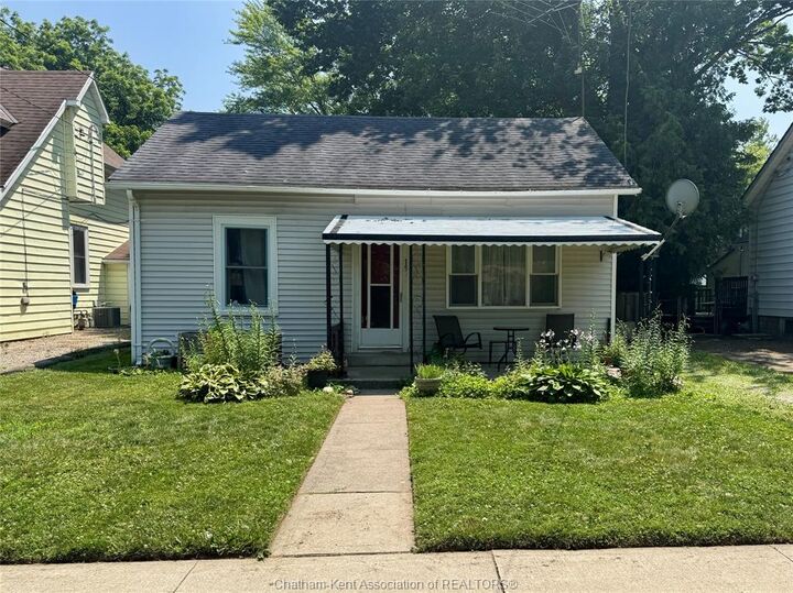 Property Photo: 15 Ebenezer Street East ON N0P 2C0