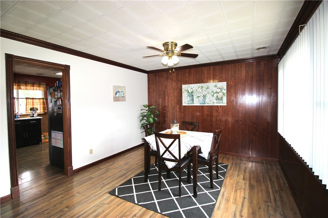 Property Photo:  814 Jane Ave  PA 15022 