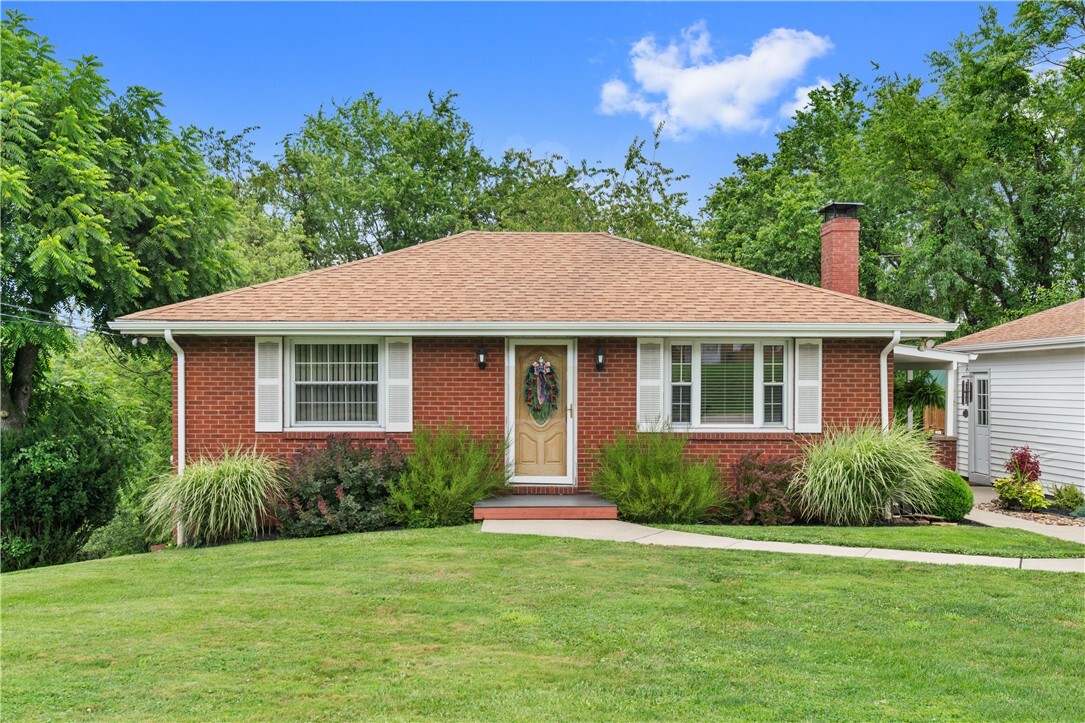 Property Photo:  2105 Walch St  PA 15063 