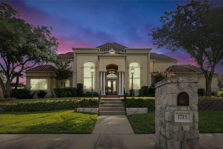 Property Photo: 1715 Palisades Pointe Lane TX 78738