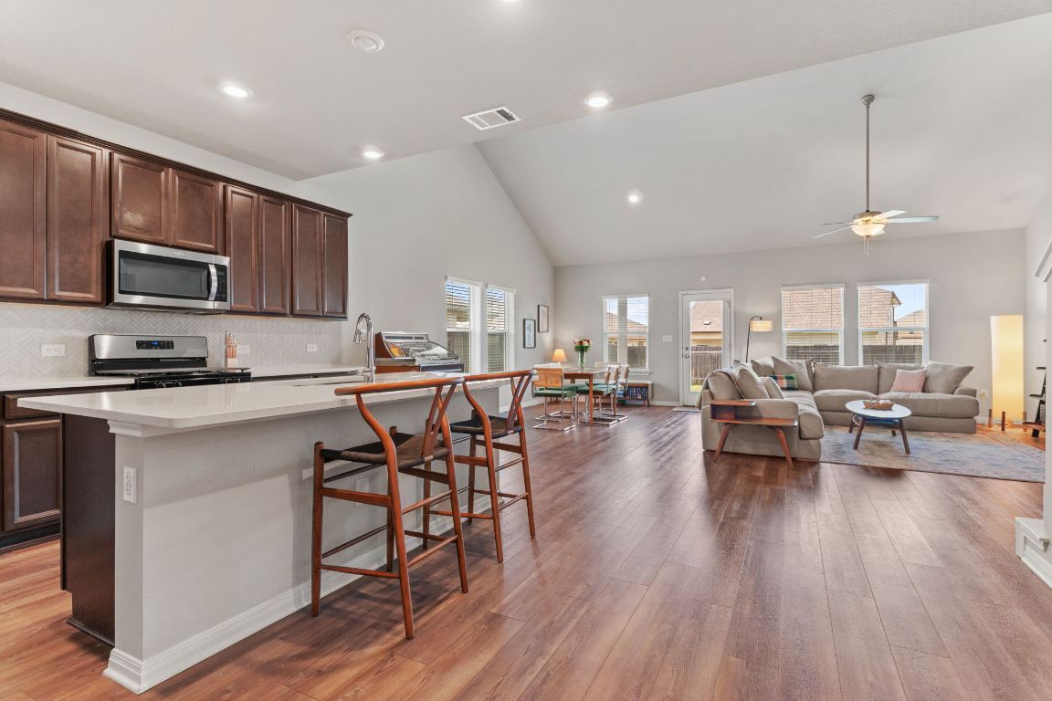 Property Photo: 17608 Caldera Way TX 78653
