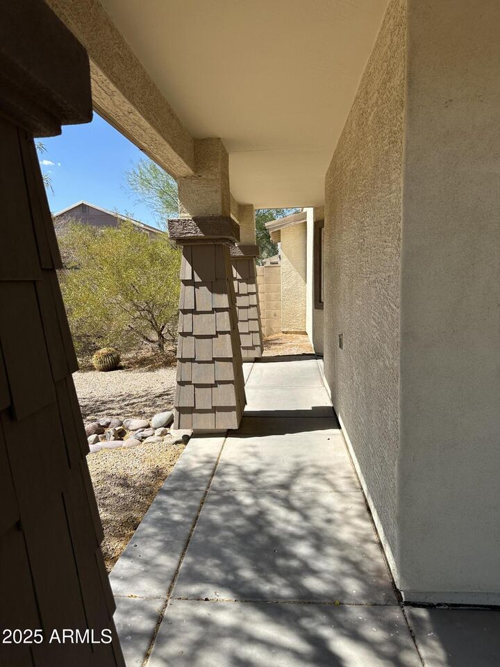 Property Photo: 1846 E 39th Avenue AZ 85119
