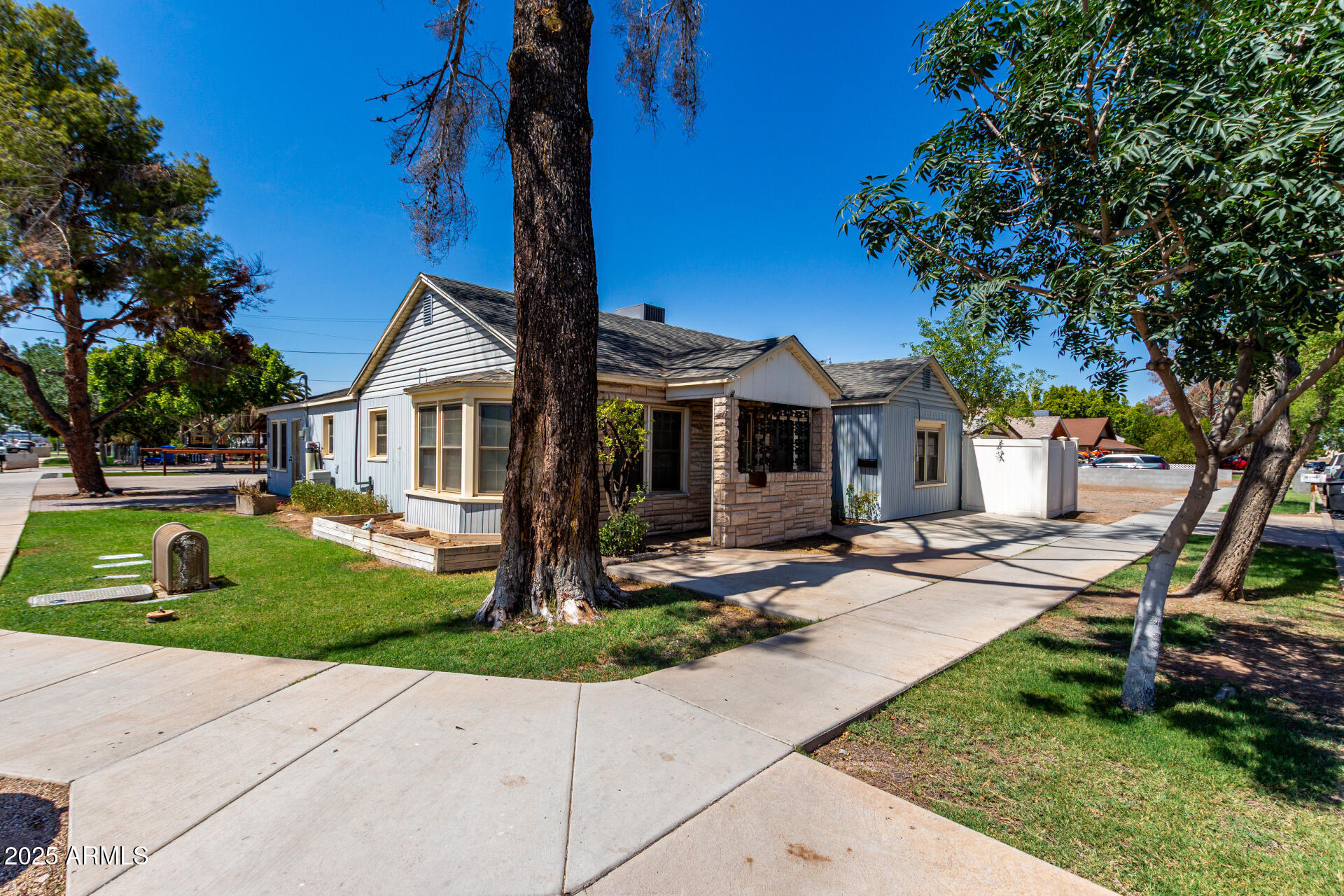 Property Photo:  101 W Park Avenue  AZ 85233 
