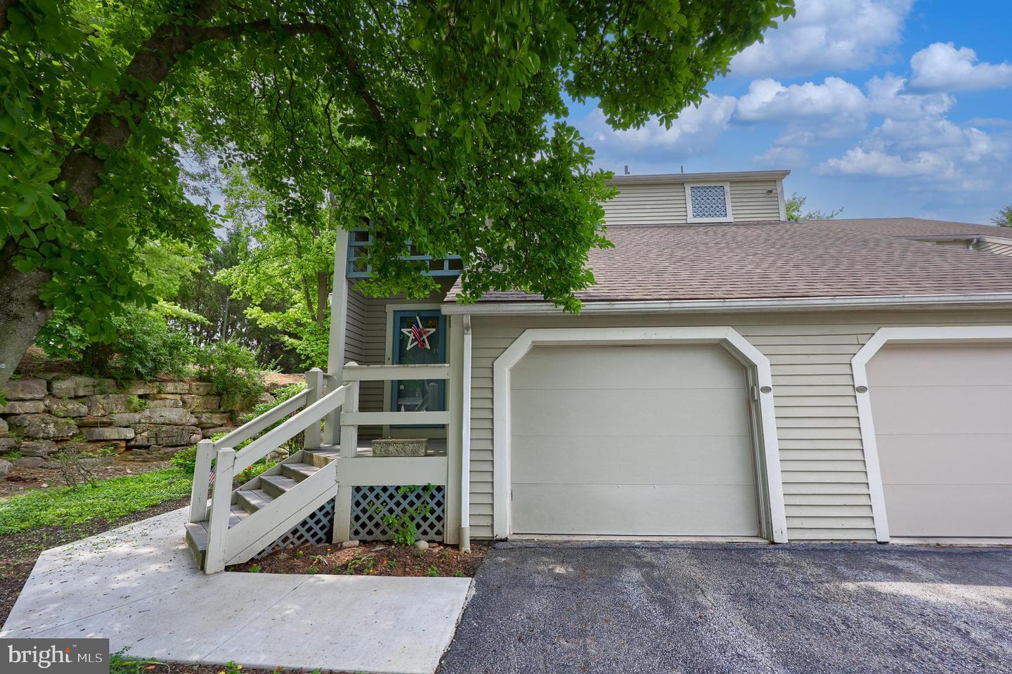 Property Photo: 2005 Meadow Glen PA 19610