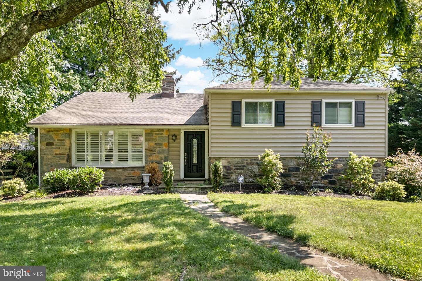 Property Photo:  328 W Conestoga Road  PA 19333 