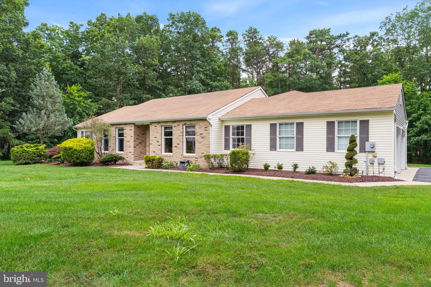 Property Photo: 3 Carroll Court NJ 08527