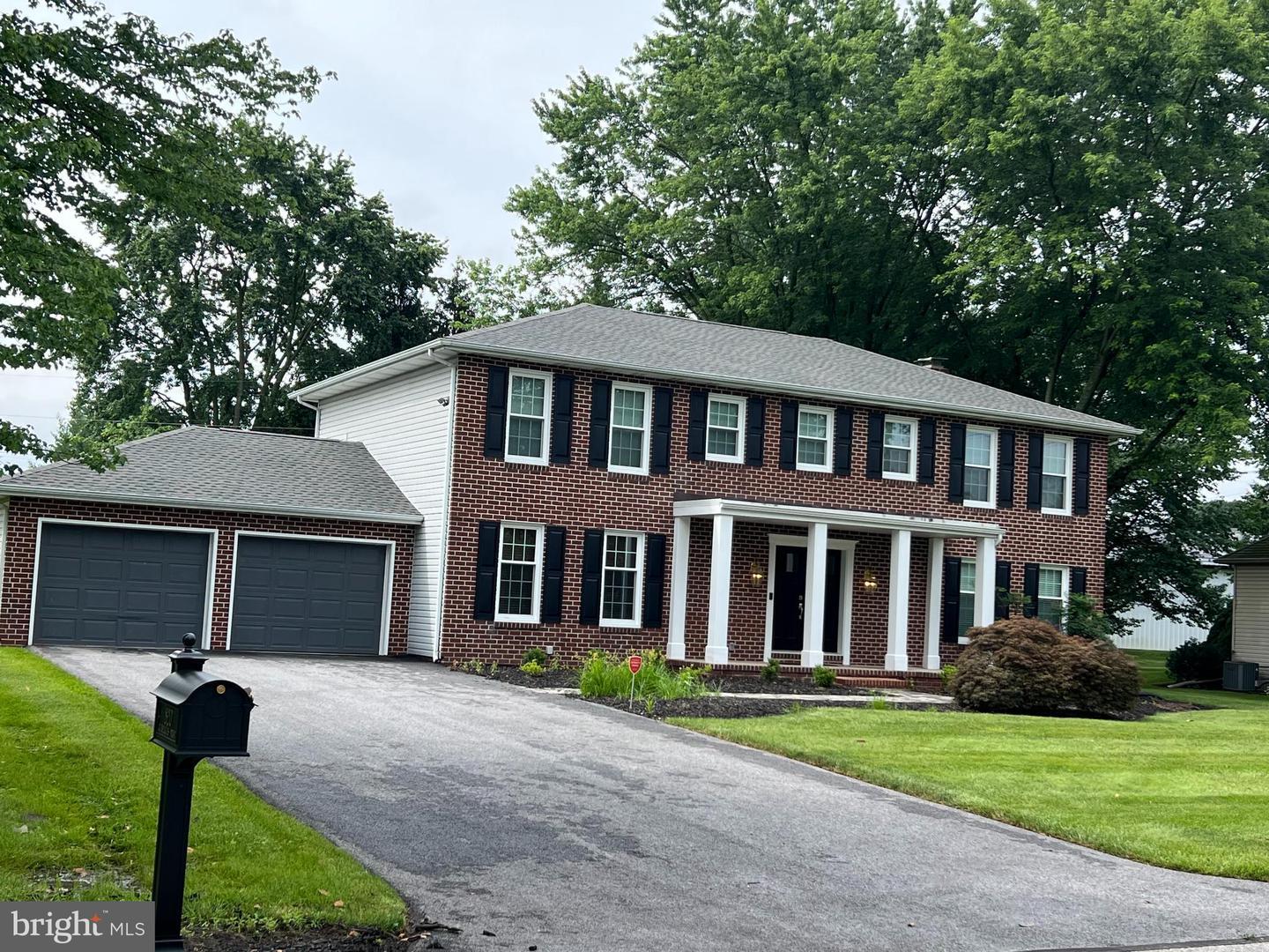 820 Gleneagles Drive  York PA 17404 photo