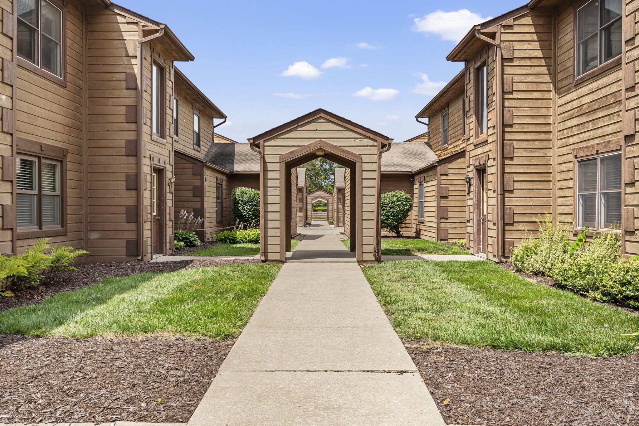 Property Photo: 517 Huntridge Dr MO 65201