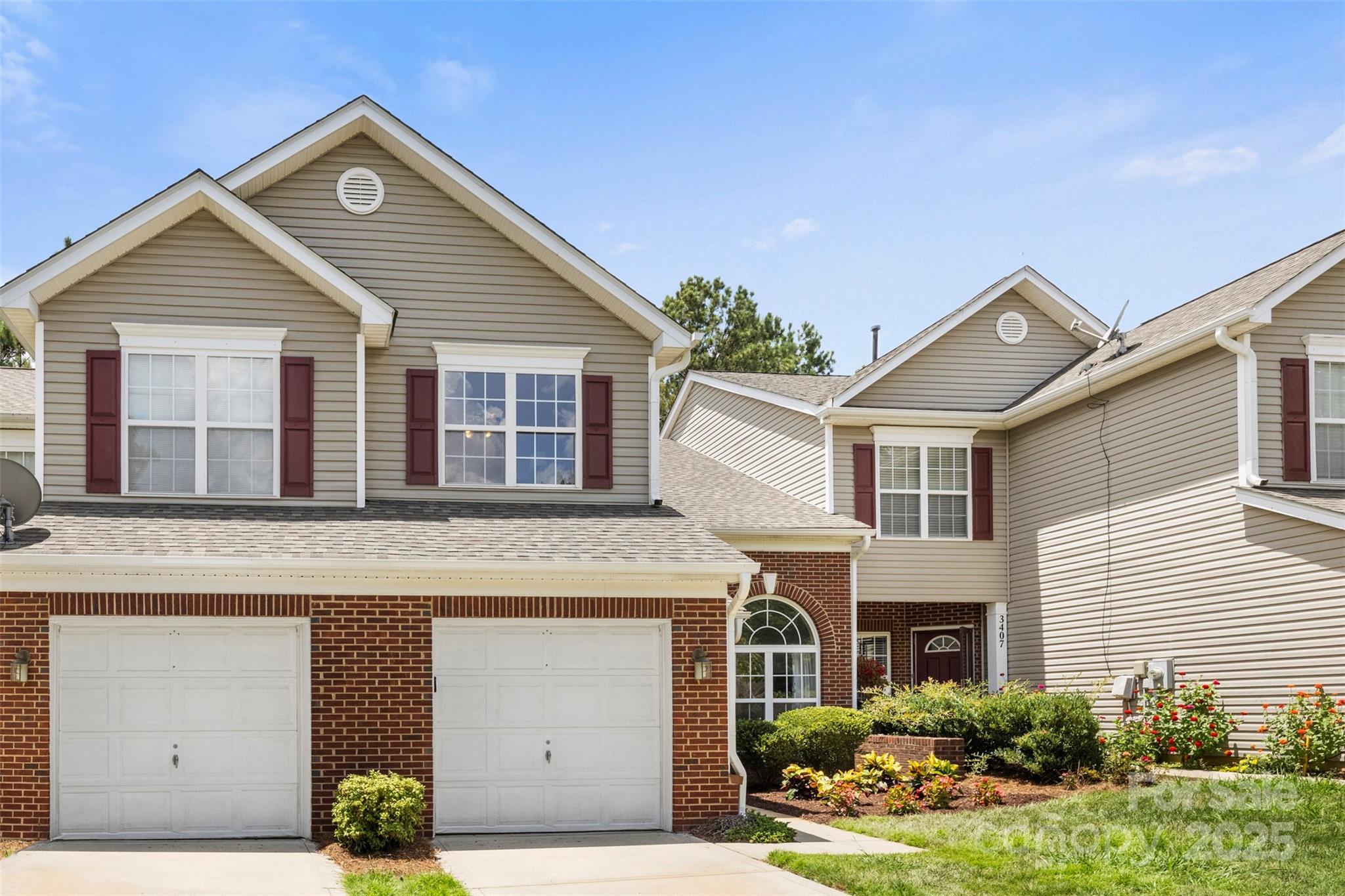 Property Photo: 3405 Summerfield Ridge Lane NC 28105