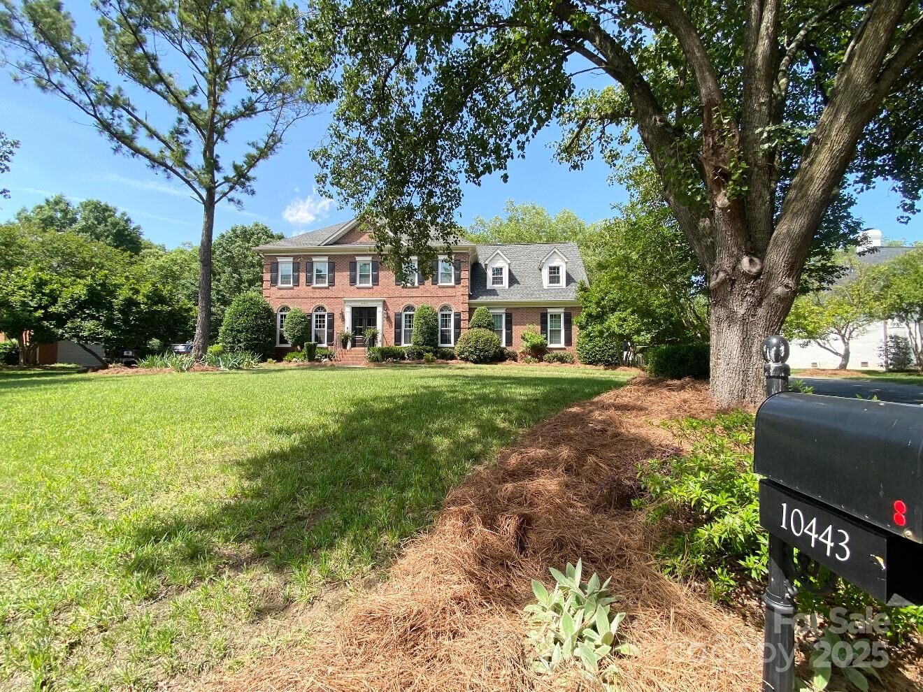 Property Photo:  10443 Kenlauren Terrace  NC 28210 