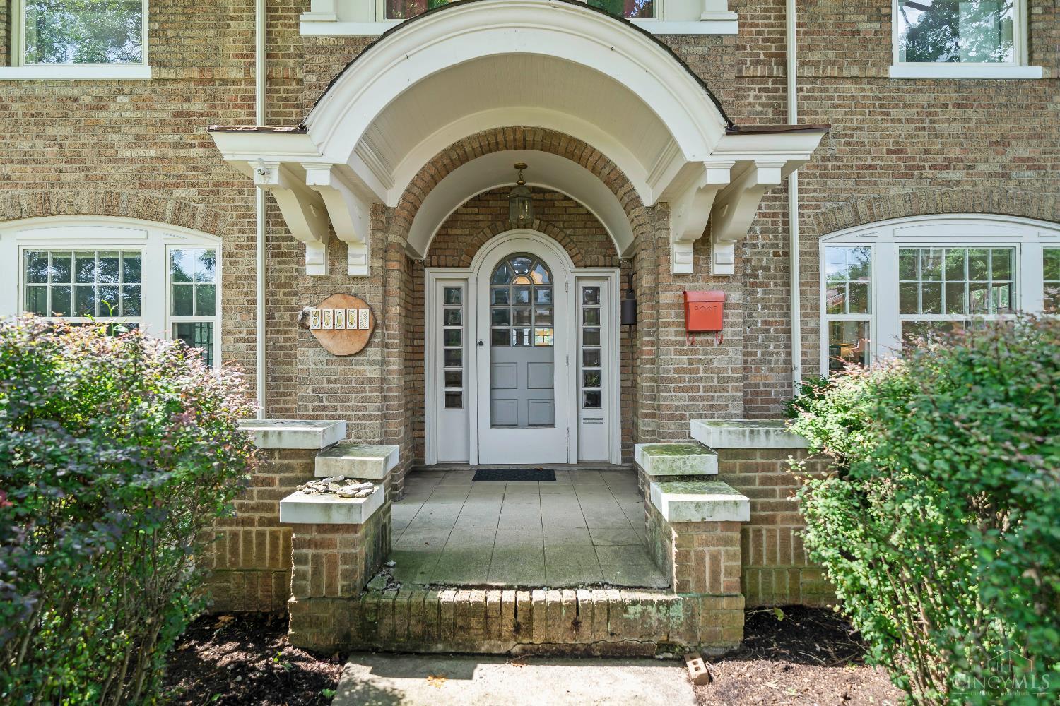 Property Photo: 6303 Montgomery Road OH 45213