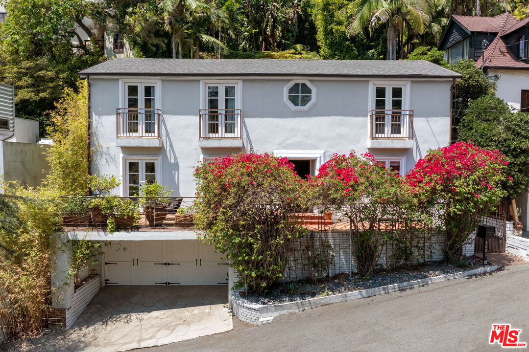 Property Photo:  1531 Marmont Ave  CA 90069 