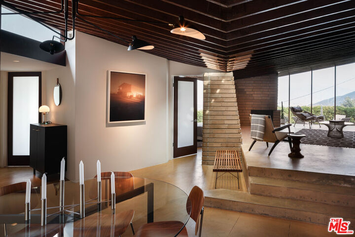 Property Photo:  7316 Caverna Dr  CA 90068 