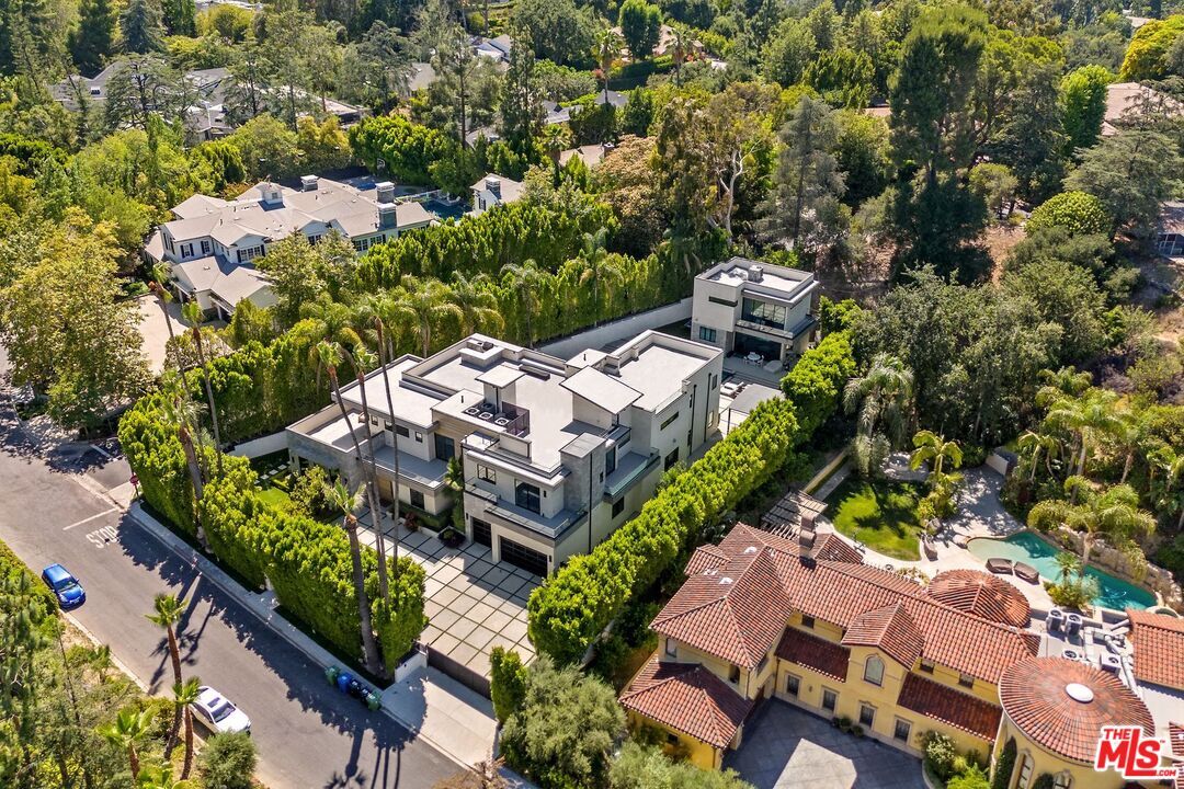 Property Photo:  4111 Valley Meadow Rd  CA 91436 
