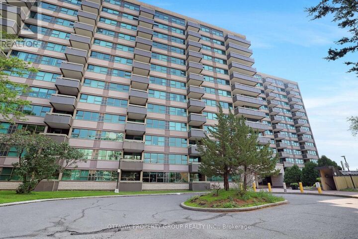 Property Photo:  555 Brittany Drive 913  ON K1K 4C5 