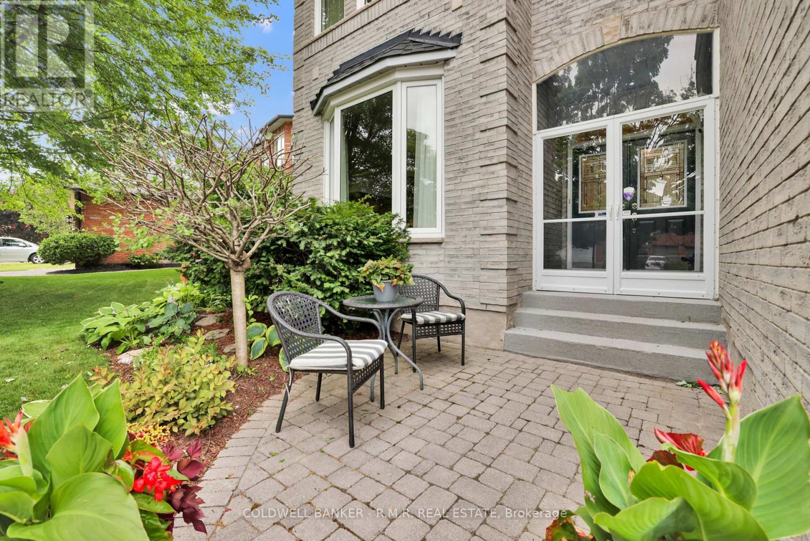 Property Photo:  5 Pemberton Court  ON L1R 1W8 