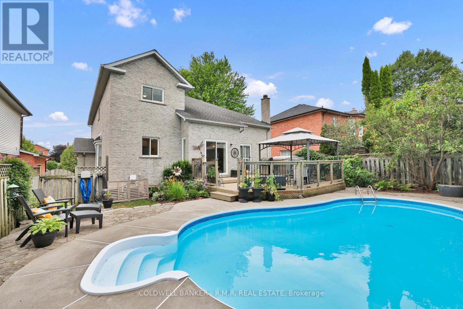 Property Photo:  5 Pemberton Court  ON L1R 1W8 