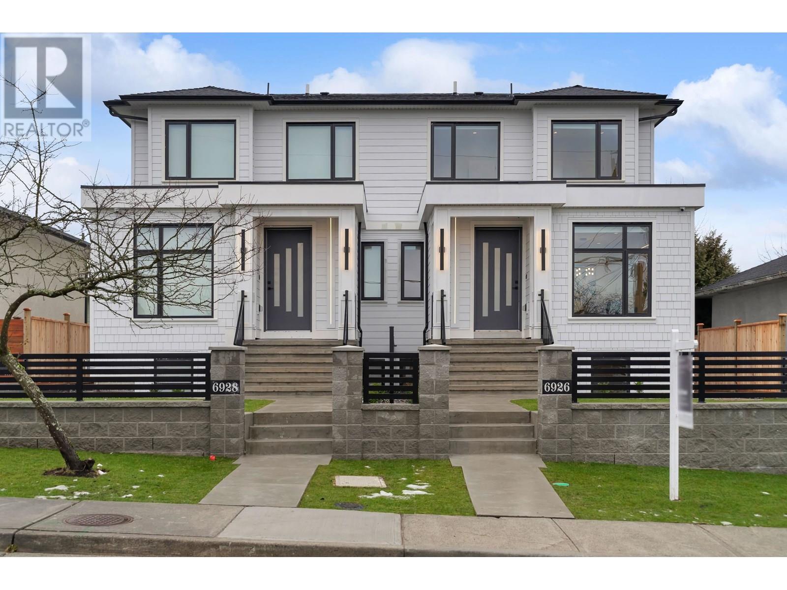 Photo de la propriété: 6926 Carnegie Street BC V5B 1Y5