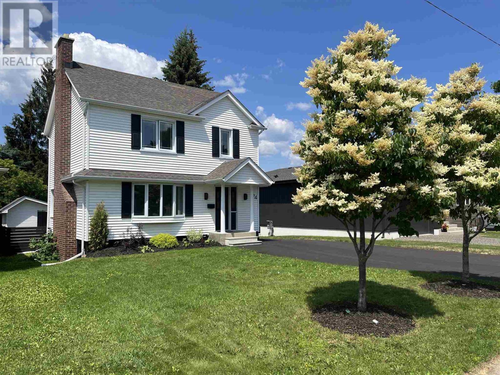 Property Photo:  64 Summit Ave  ON P7B 3N9 