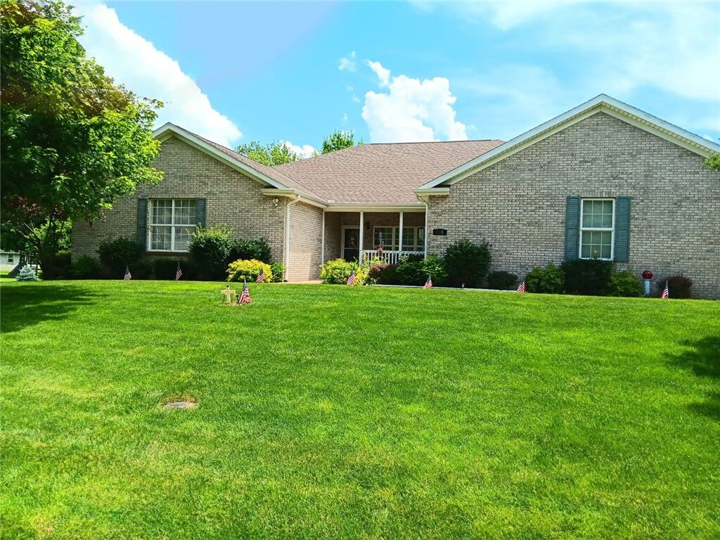Property Photo:  245 E Hamilton Street  IL 62573 