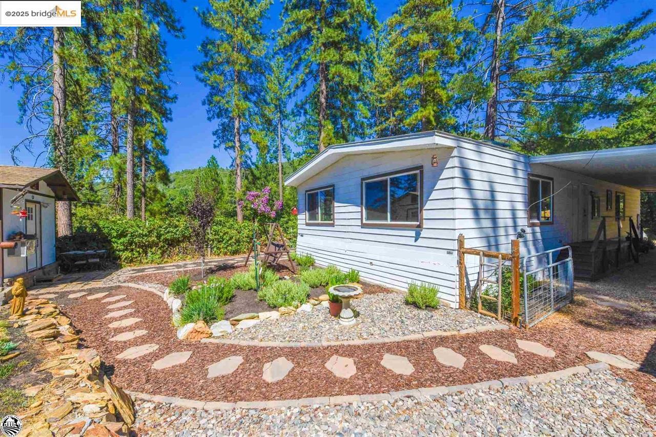 Property Photo: 22440 Gunsight Rd CA 95370