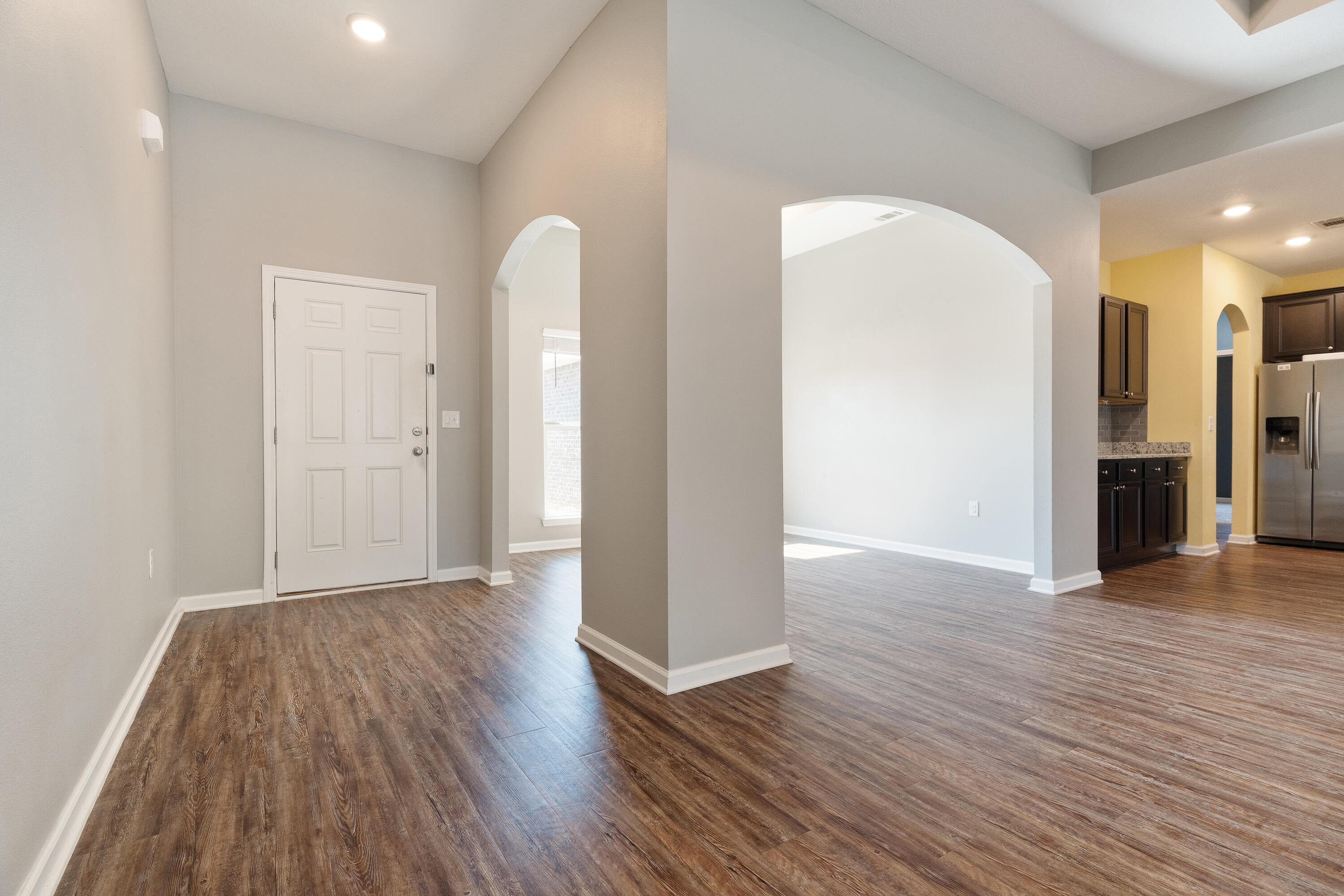 Property Photo: 303 Merlin Court FL 32539