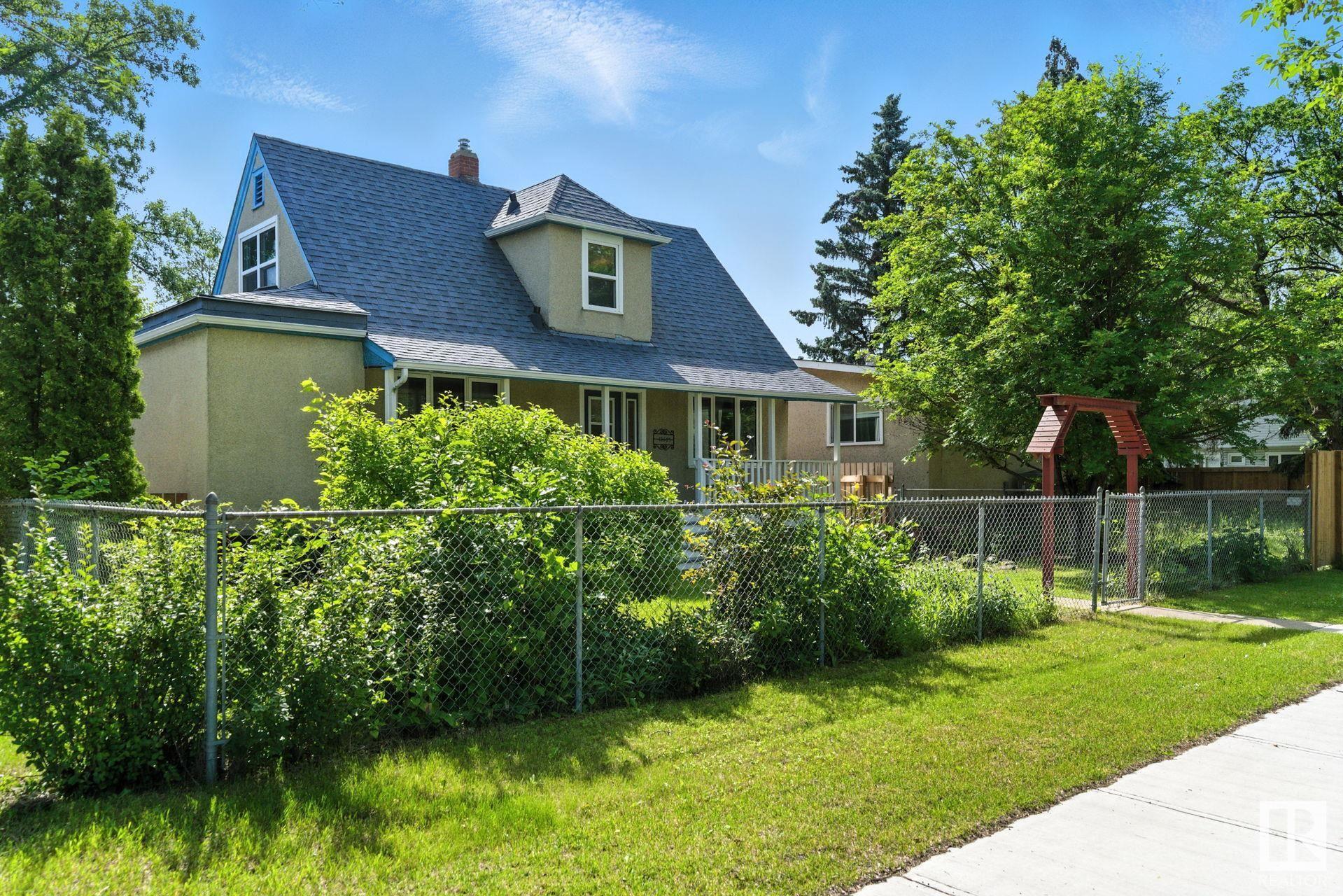 Property Photo:  12509 81 Street NW  AB T5B 2T8 
