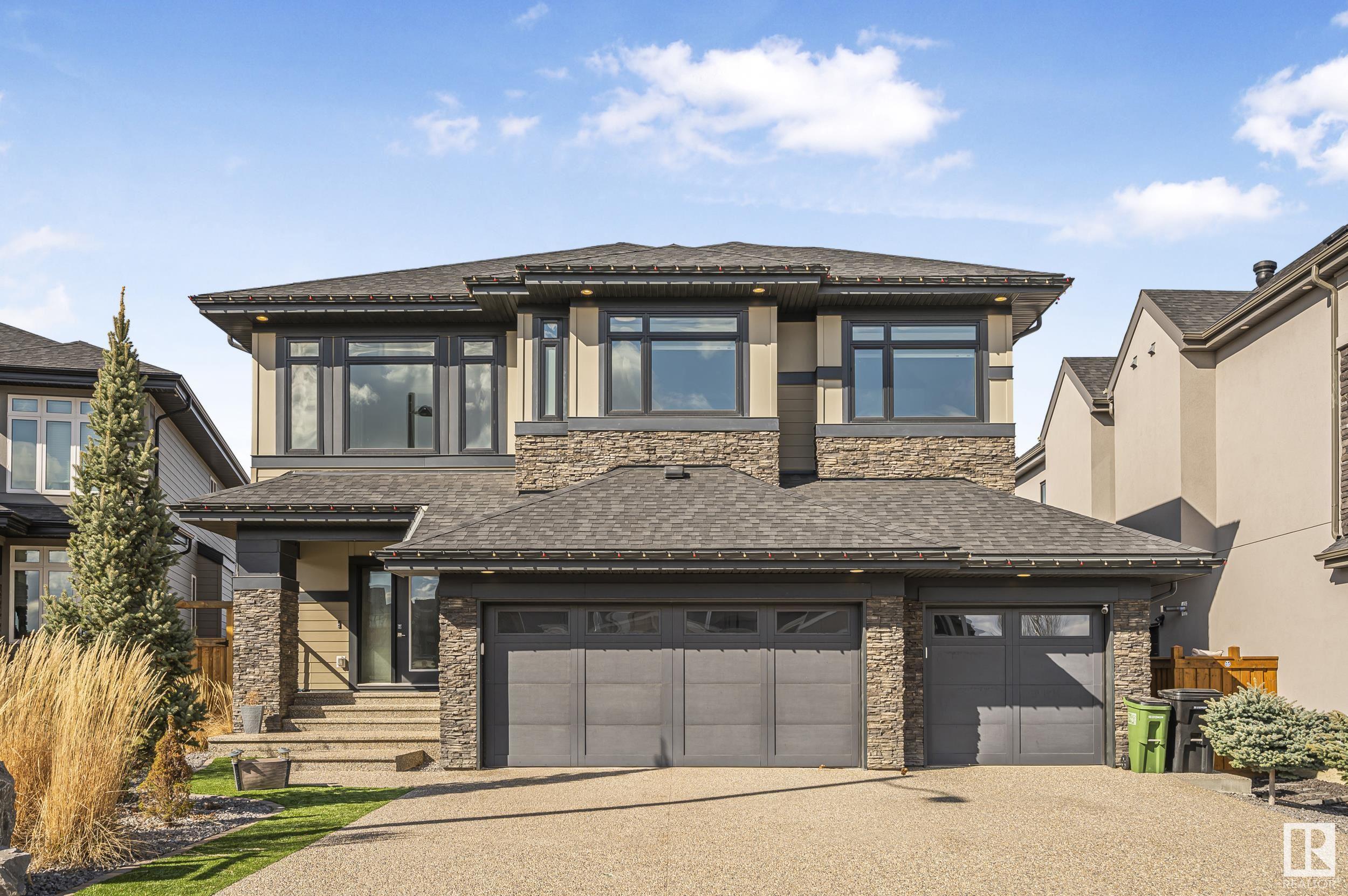 Property Photo:  1197 Hainstock Green SW  AB T6W 3B6 