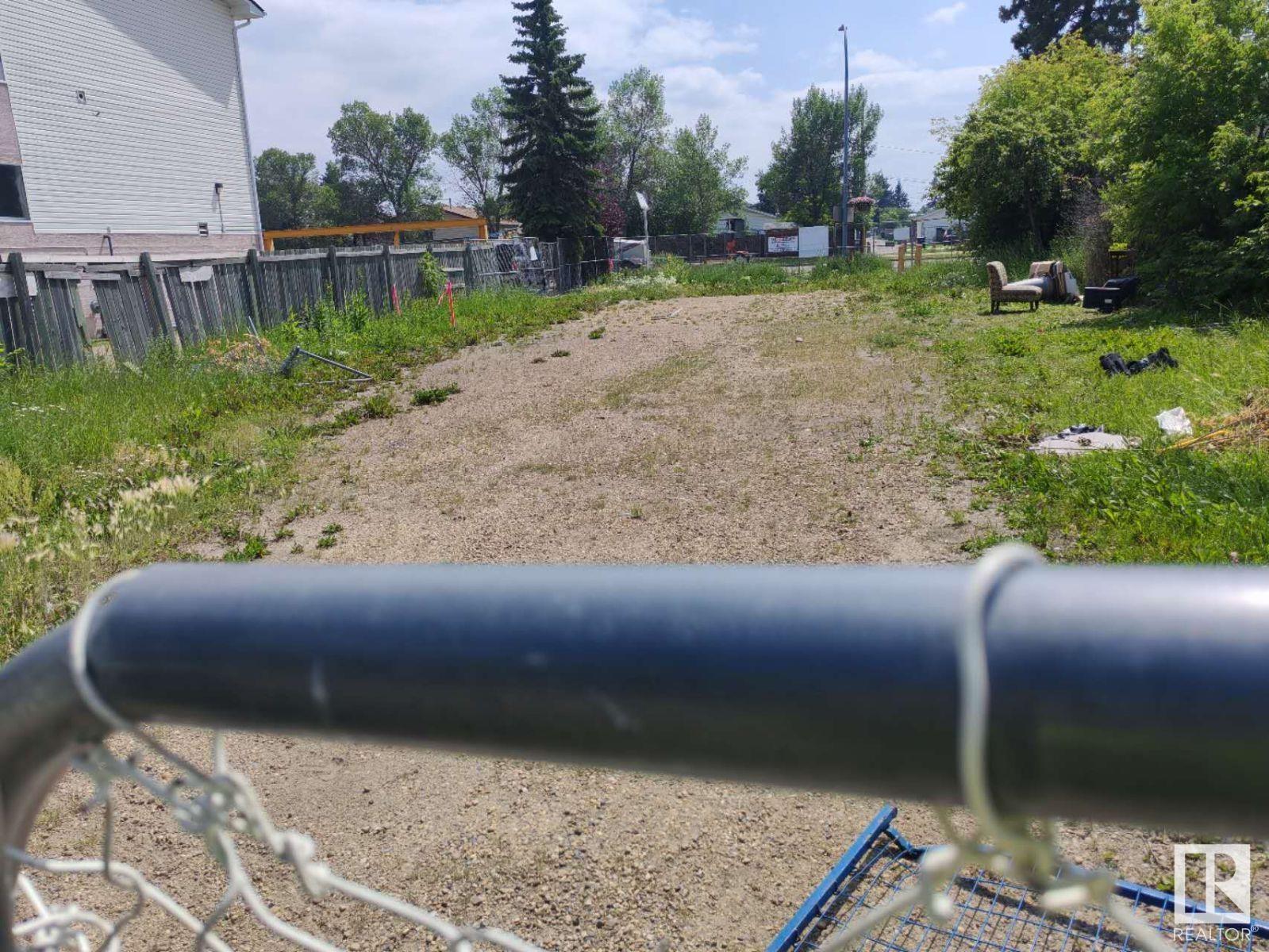 Property Photo:  15716 100 Avenue NW  AB T5P 0L1 
