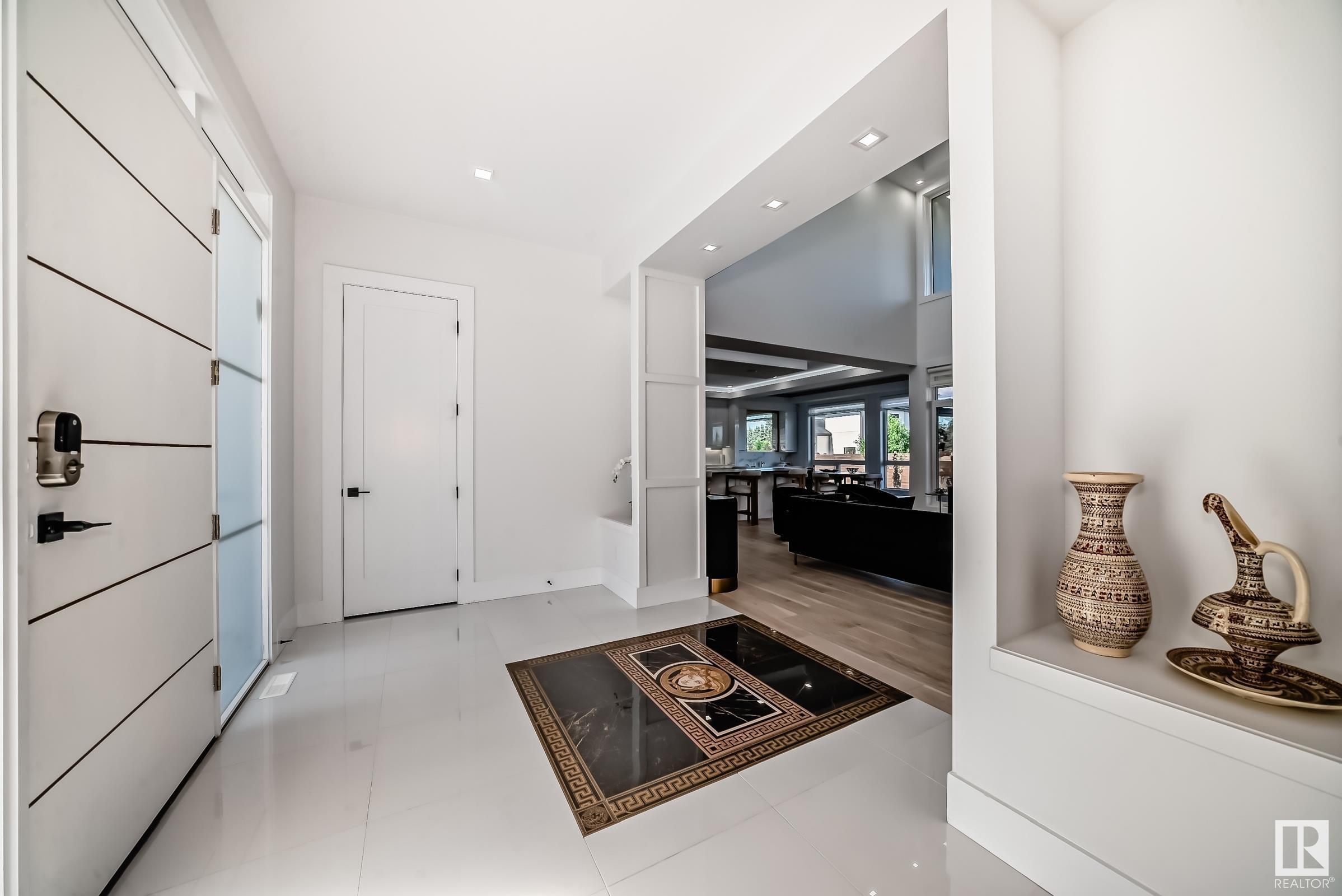 Property Photo:  2747 Wheaton Drive NW  AB T6W 2M5 