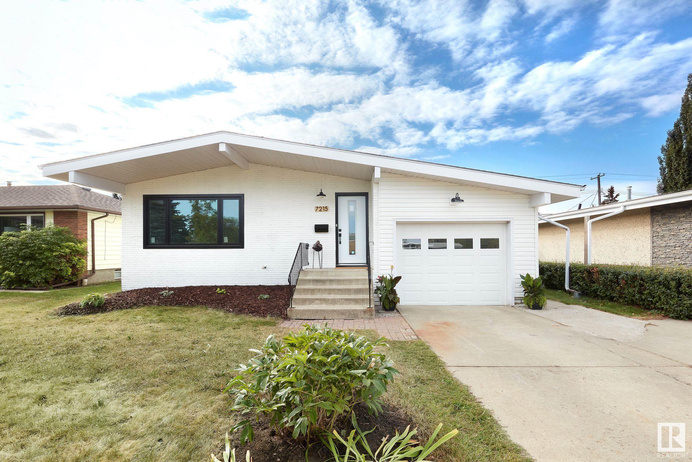 7215 92B Avenue NW  Edmonton AB T6B 0W3 photo