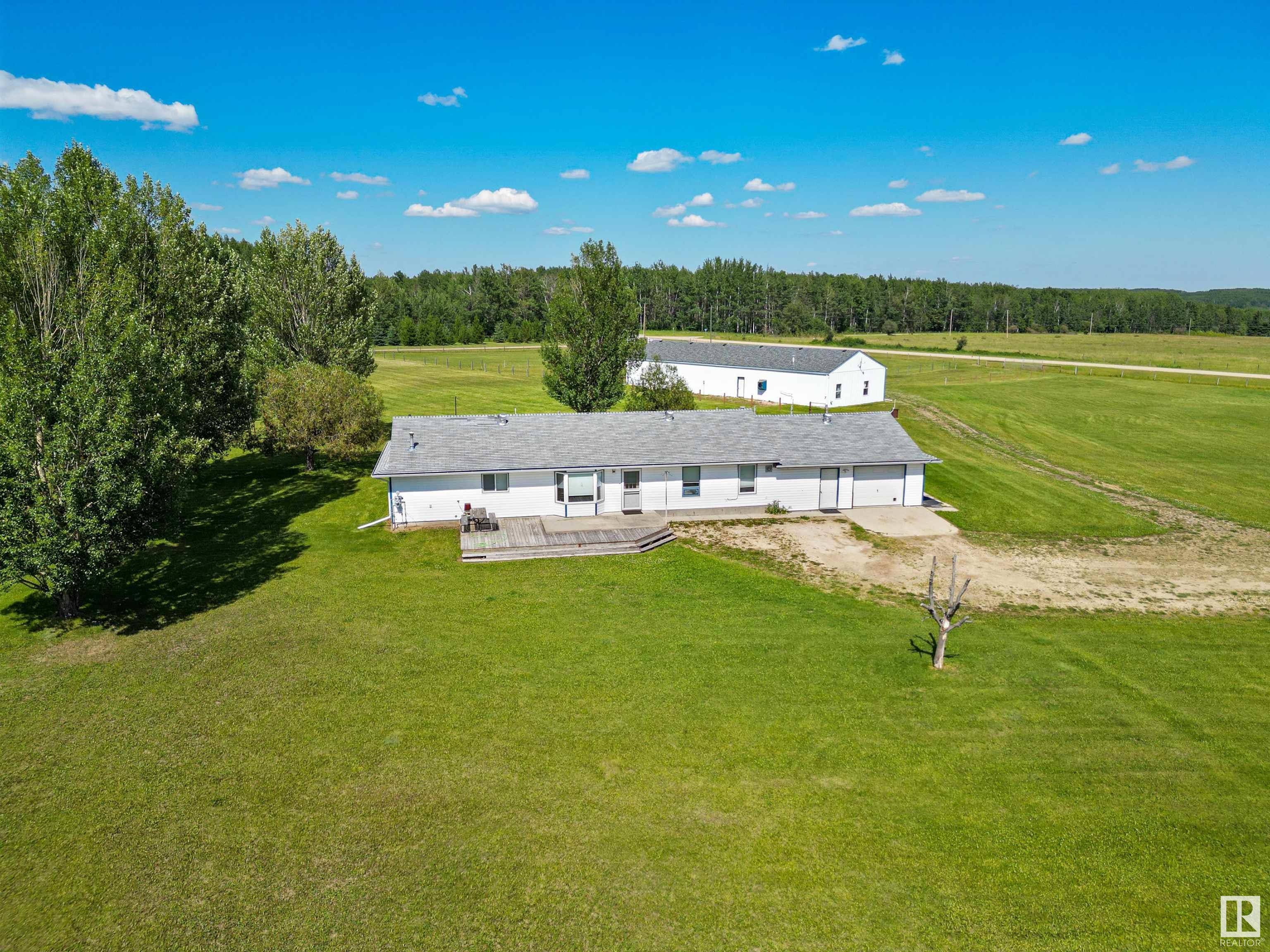 Photo de la propriété:  50428 Range Road 81  AB T7A 2A2 